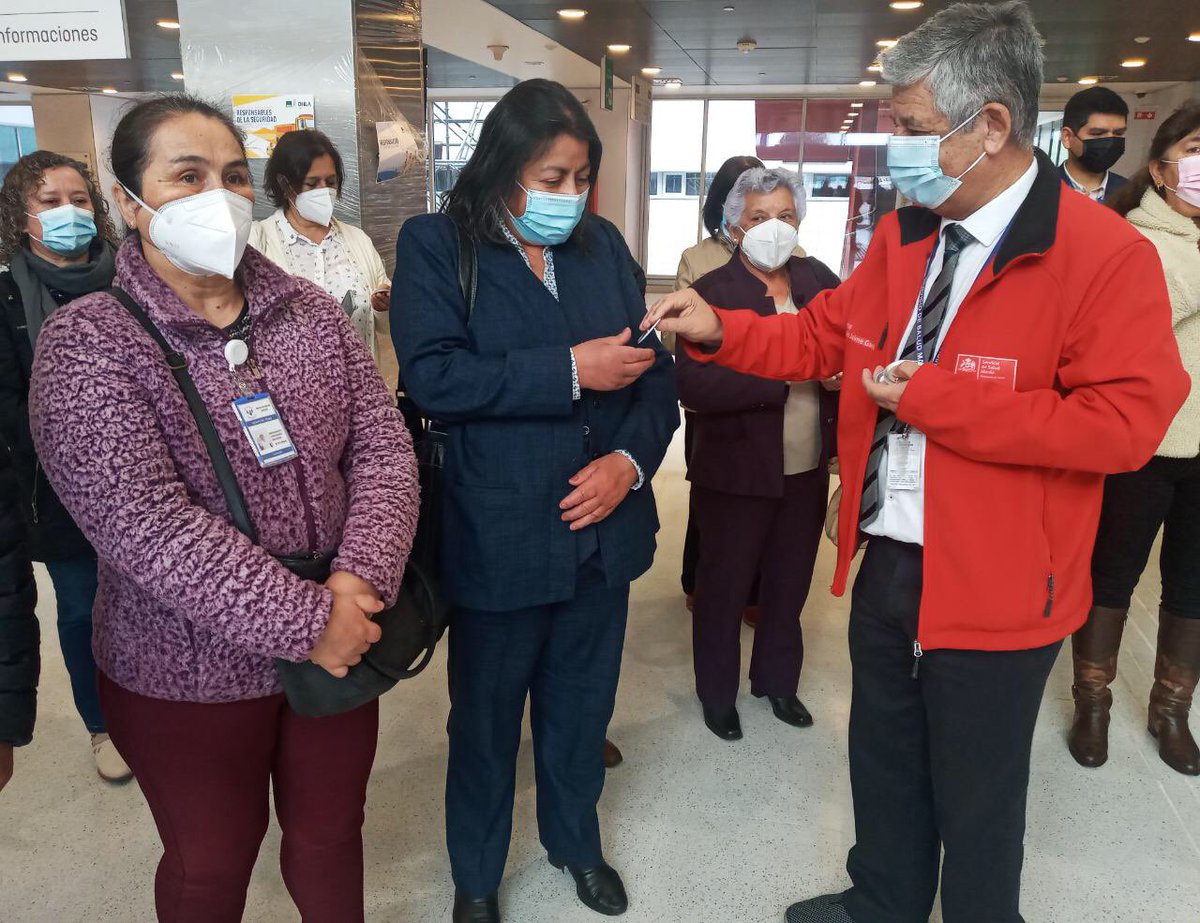 Una nueva jornada de visitas guiadas al <a href="/HospitalCurico/">Hospital De Curicó</a> encabezada por el Dr. Luis Jaime, se llevó a cabo en esta jornada, oportunidad en la que representantes de la comunidad del 🏥de Teno y de distintos laboratorios de la región.