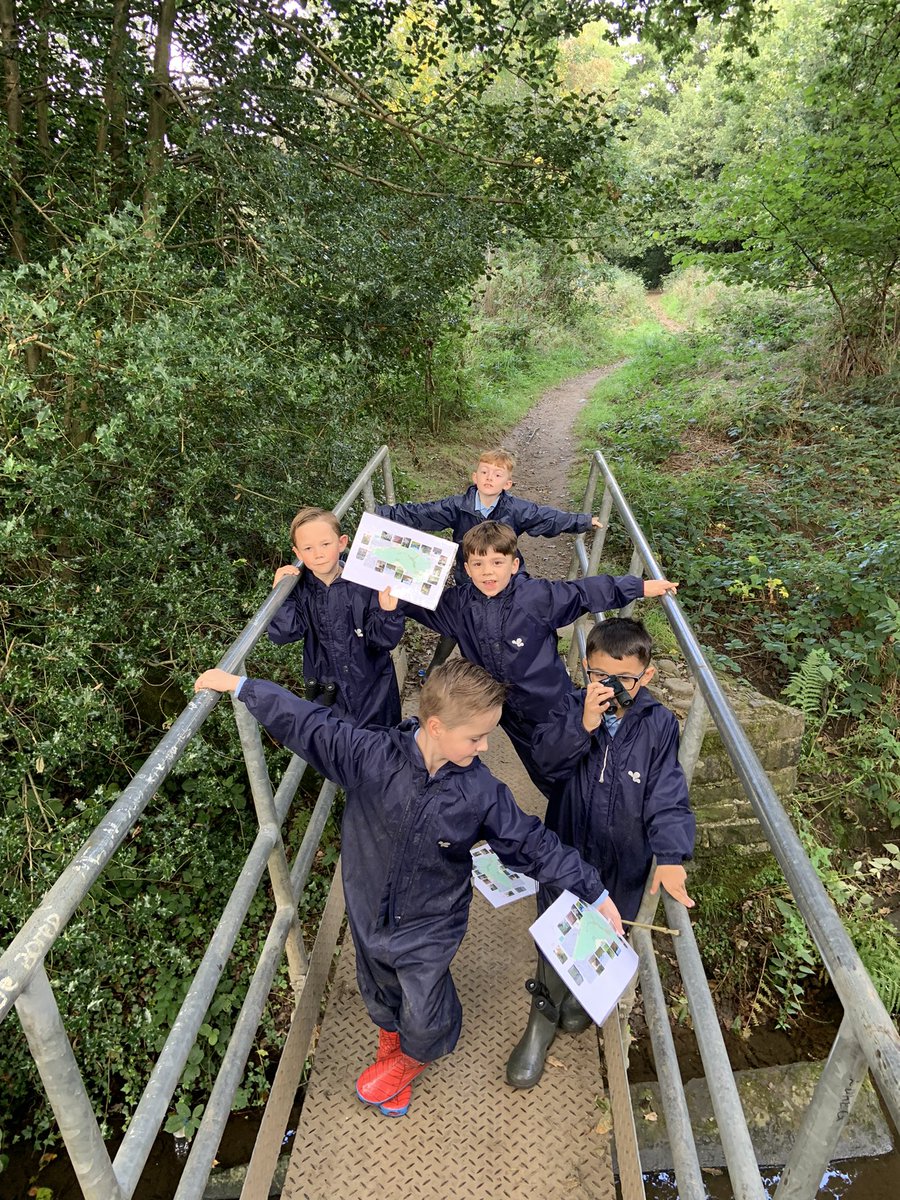 PEchurchprim1's tweet photo. The first ever formal use of our #GateToNature ☘️🍀🍃🌱🌿🌳
@church_prim
Today we explored and tried out some picture orienteering 🤩 🗺📍⬆️ ↩️🔀
#ForestSchool #OutdoorLearning
@BikeFutures @JoinUsMovePlay @KammySiddique @NatureFSchools @WildlifeTrusts @DrAmirKhanGP https://t.co/Nkzm8FlD5B