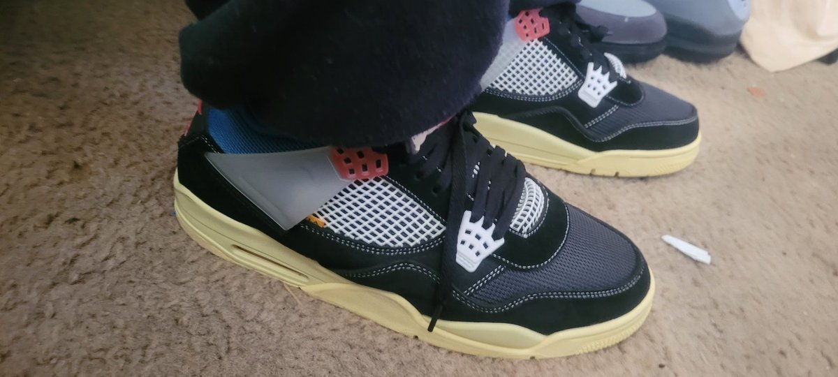 MannyluvzJ's tweet photo. Wore my new favorite silhouette of 2021 at my homie homegoing😇👬😑😠😔 #fuckCovid #GetVaccinated 😷#Jordan4 #OffNoir #Union #YourSneakersAreDope #WearYourKicks #PersonalGrails #BayAreaKicks #atmoscollectorsclub #NewClassic https://t.co/BFx4TSnHWI