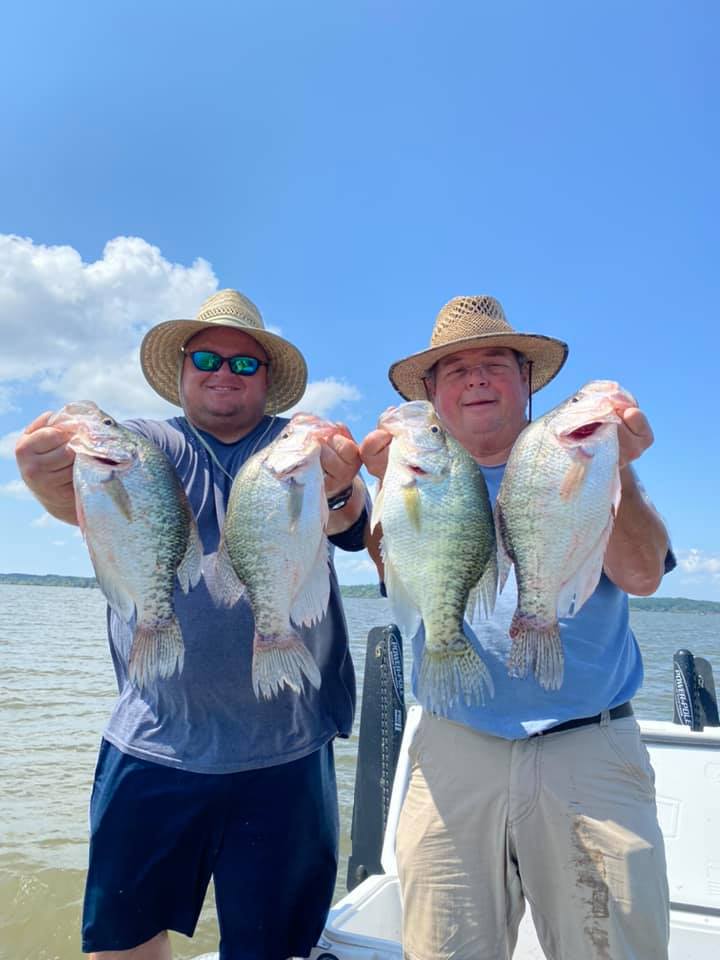 CrappieNow's tweet photo. Eric Cagle of C&M Guide Service had these guys catching their limit in no time using HH Rods And Reels!
#catchinglimits #lakemartinalabama #alabamacrappie #crappiefishing #crappieguide #hhrodsandreels #hhrods #hhreels #crappiefishingpole https://t.co/jKj3XliJLe
