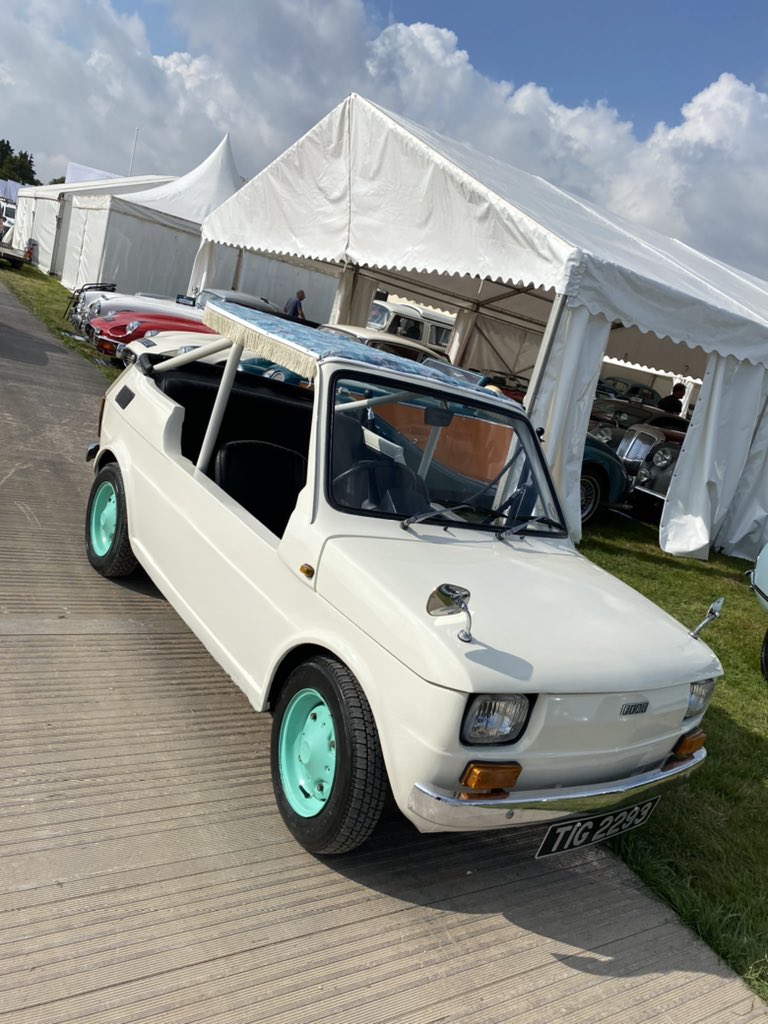 The perfect car to enjoy this amazing weather we’re having. It literally is a soft top. #fiat #bromley #bromleypageantofmotoring #bromleypageant #orpington #carshow #classiccars #familydayout