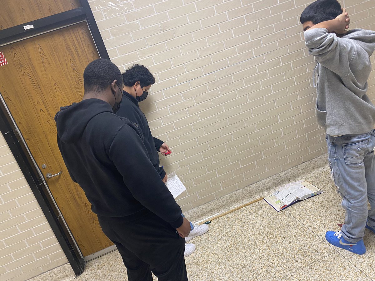 ImCpeterson's tweet photo. Our  co-teachers play a vital role in our student’s learning! Thank you Mr. Ellison for working so diligently with our science students! @Eisenhower_AISD @MandeleDavis @RANESIAEDWARDS https://t.co/7CoI3ocbfH