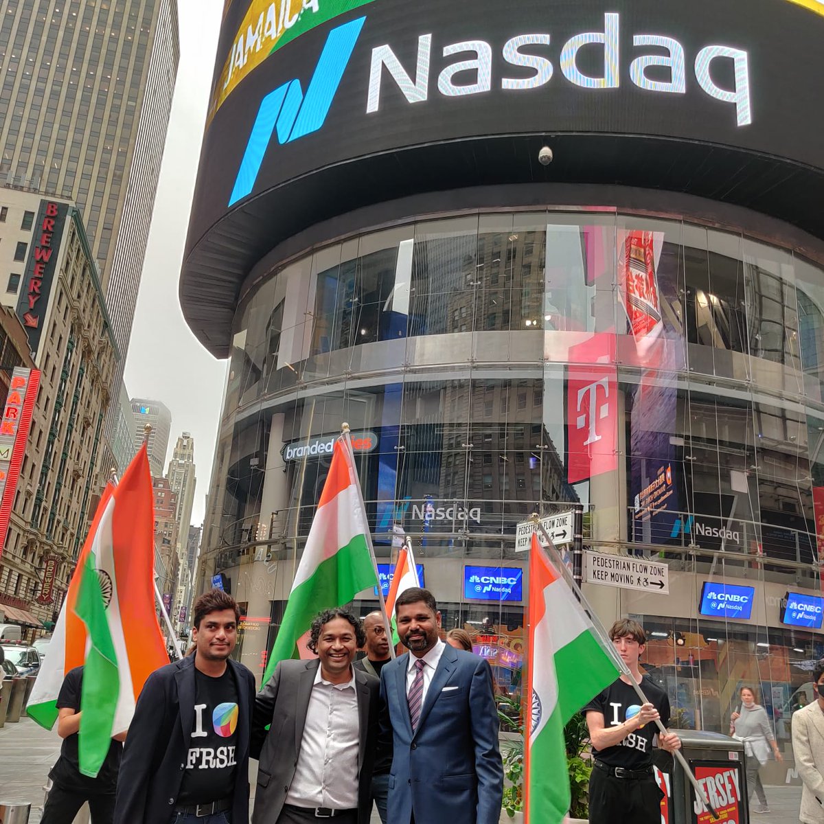 CNBCTV18Live's tweet photo. .@mrgirish: Over 500 employees in India are now crorepatis, Around 70 of them under 30 yrs

Each of my employees have earned it. Wealth has to be shared with people who helped create it… it’s not only for founders &amp; CEOs to enjoy it

76% of our employees own shares in Freshworks https://t.co/1A3PXR4rmp