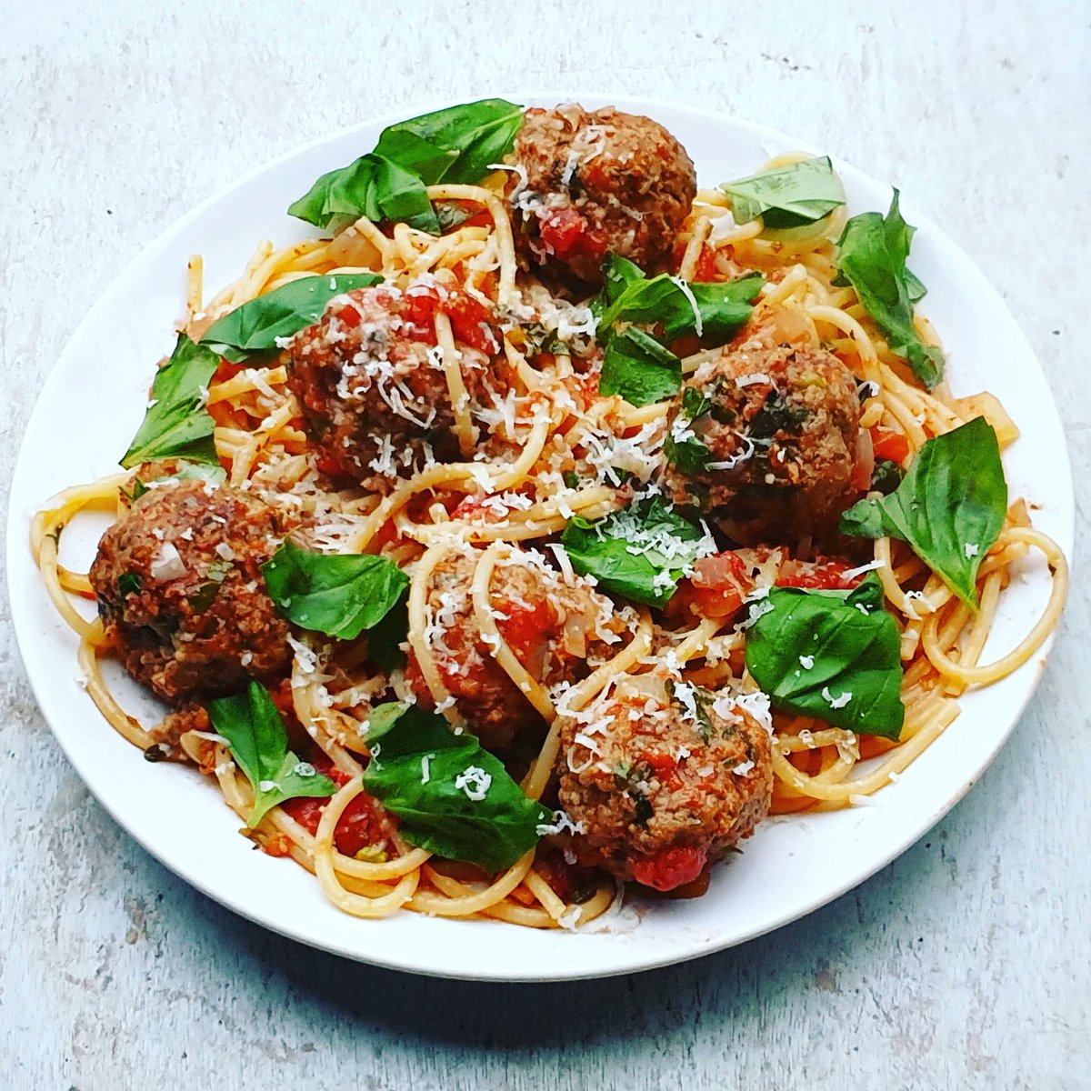 kokkiescooking's tweet photo. Spaghetti and Ricotta Meatballs #recipe on https://t.co/4jNR6yGcX7 #food #foodporn #foodpics #foodie #yum #cook #cooking #homecook #homemade #homecooking #comfortfood #healthy #healthyfood #kokkiescooking #italianfood #spaghetti #spaghettimeatballs #ricottameatballs #meatballs https://t.co/UBjPbla7X9