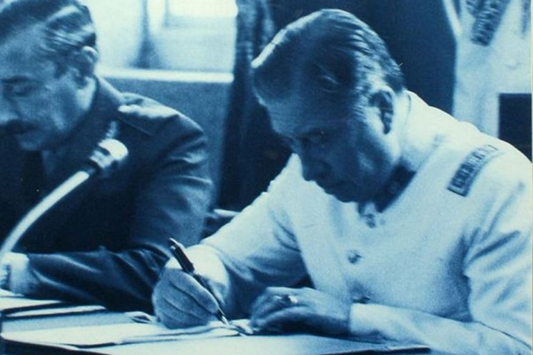 Revocan título de Hijo Ilustre de Valdivia al Dictador Pinochet y Lucia Hiriart bit.ly/3CCx1co #Valdiviacl