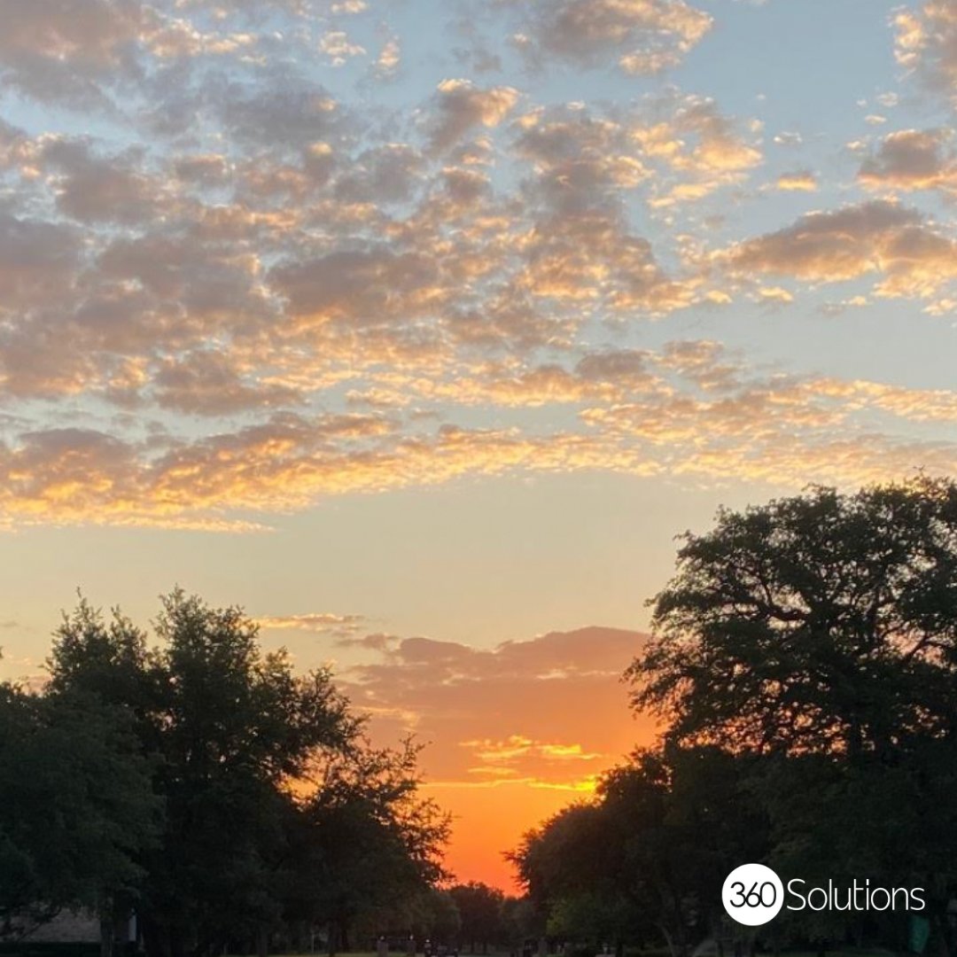 360_Solutions's tweet photo. 🍂🍁 Happy First Day of Fall 🍁🍂
If it's time for a new season for your business or organization, the team at 360 Solution is ready to discuss strategy, execution and growth with you!

#FULLservicemarketing #360solutions #strategy #execution #growth #leadership #team https://t.co/nn47DdREJh