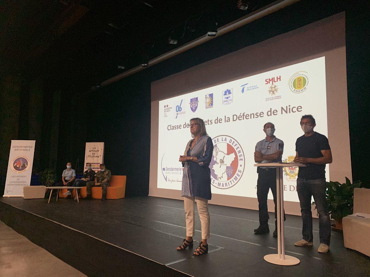 ClgPortLympia's tweet photo. Démarrage de la classe cadets et cadettes @ClgPortLympia  et clg Giono encadrée par la @Gendarmerie_006 @AlpesMaritimes @VilledeNice @AcademieNice #cadetsdeladefense https://t.co/IJ5Nrffgsk