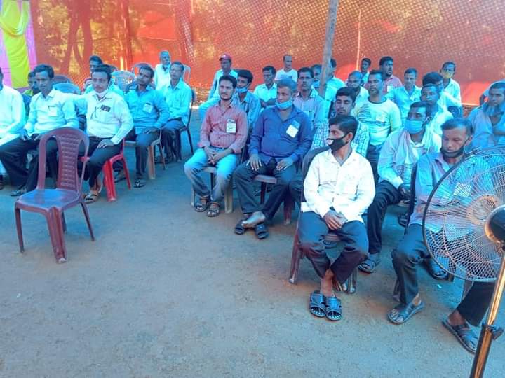 vaskarsarkar11's tweet photo. Every Local conference of the Tripura state is being held as per the decision of CPI M Tripura State Committee. The presence is noticeable. The party leaders are leading the youth to form the Communist Party in the future
@Jitendra1958 @TripuraCPIM @SitaramYechury @MayukhDuke https://t.co/jWRqloInI6