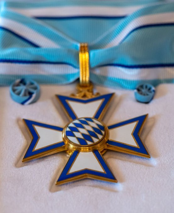 View image on Twitter
