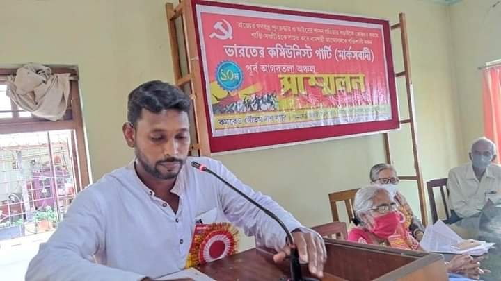 vaskarsarkar11's tweet photo. Every Local conference of the Tripura state is being held as per the decision of CPI M Tripura State Committee. The presence is noticeable. The party leaders are leading the youth to form the Communist Party in the future
@Jitendra1958 @TripuraCPIM @SitaramYechury @MayukhDuke https://t.co/jWRqloInI6