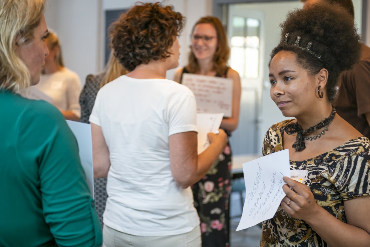 pleinc's tweet photo. Onze eerste netwerkbijeenkomst van dit jaar was een succes! Op 9 september kwamen kunstvakdocenten uit het speciaal onderwijs bij elkaar om inspirerende workshops te volgen en kennis uit te wisselen. Wil je er de volgende ook bij zijn? Meld je aan > https://t.co/Oiu1WqcuaB https://t.co/8HWAnDX9zx