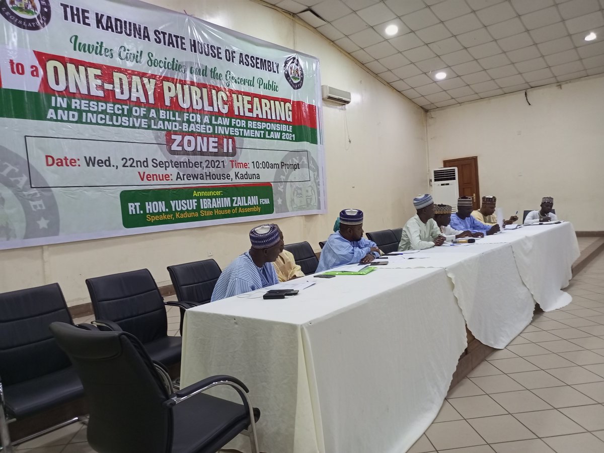 OpenParlyNG's tweet photo. The meeting had in attendance representatives from Civil Society Organisations, media Traditional Rulers, Religious Leaders, Women Groups, concerned citizens &amp; people living with disability.

Submissions to the bill are still open for the next 3days.

#BillMonitoring #OpenParlyNG https://t.co/UjNoqWrSw2
