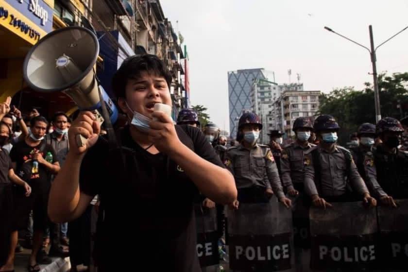 Min Thukha Kyaw,26 yrs old Dagon University student who was Abducted by Military Terrorists on June 16,was unjustly Sentenced to 10 years in prison by a military tribunal on Sep 6.He had been denied access to a lawyer &amp; couldn't still able to meet his family.
#ReleaseOurStudents