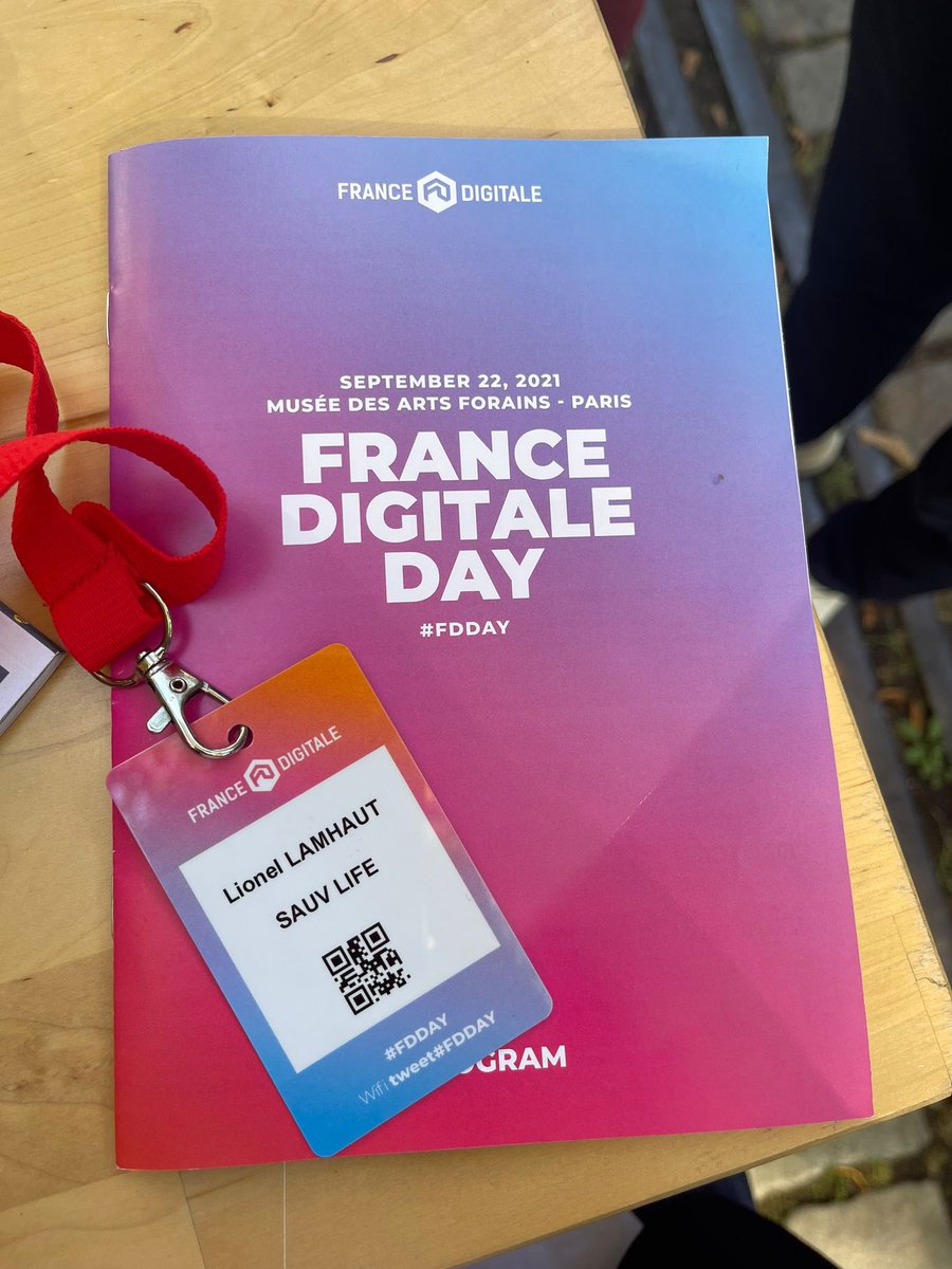 #SAUVlife présent au #FDDAY 👋🏻
#theplacetobe #innovation #association #futur #citoyenssauveteurs