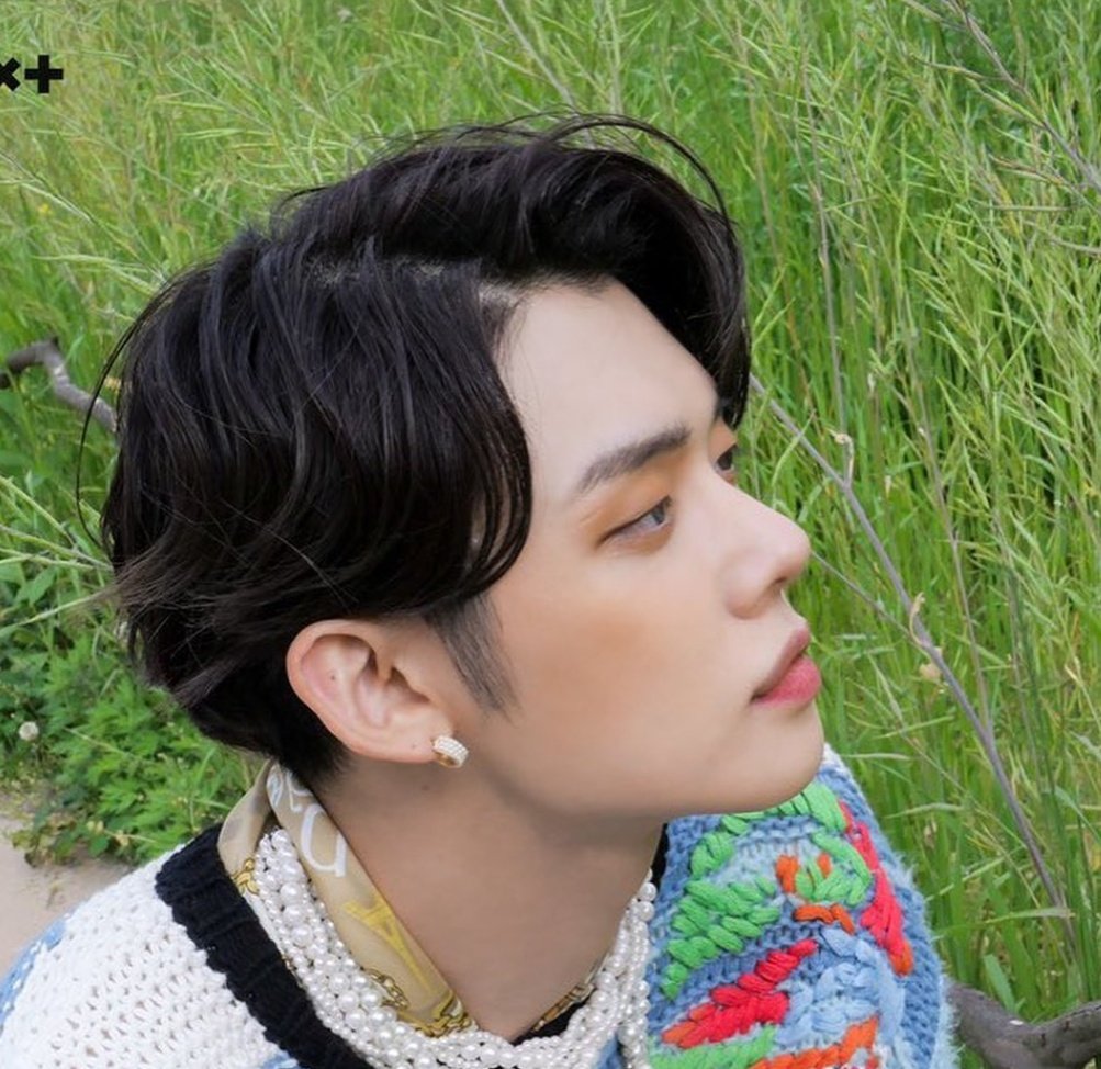yeonjunismine99's tweet photo. Yeonjun can look so attractive in wavy hair as well tf https://t.co/ZLE6Kbr5Jr