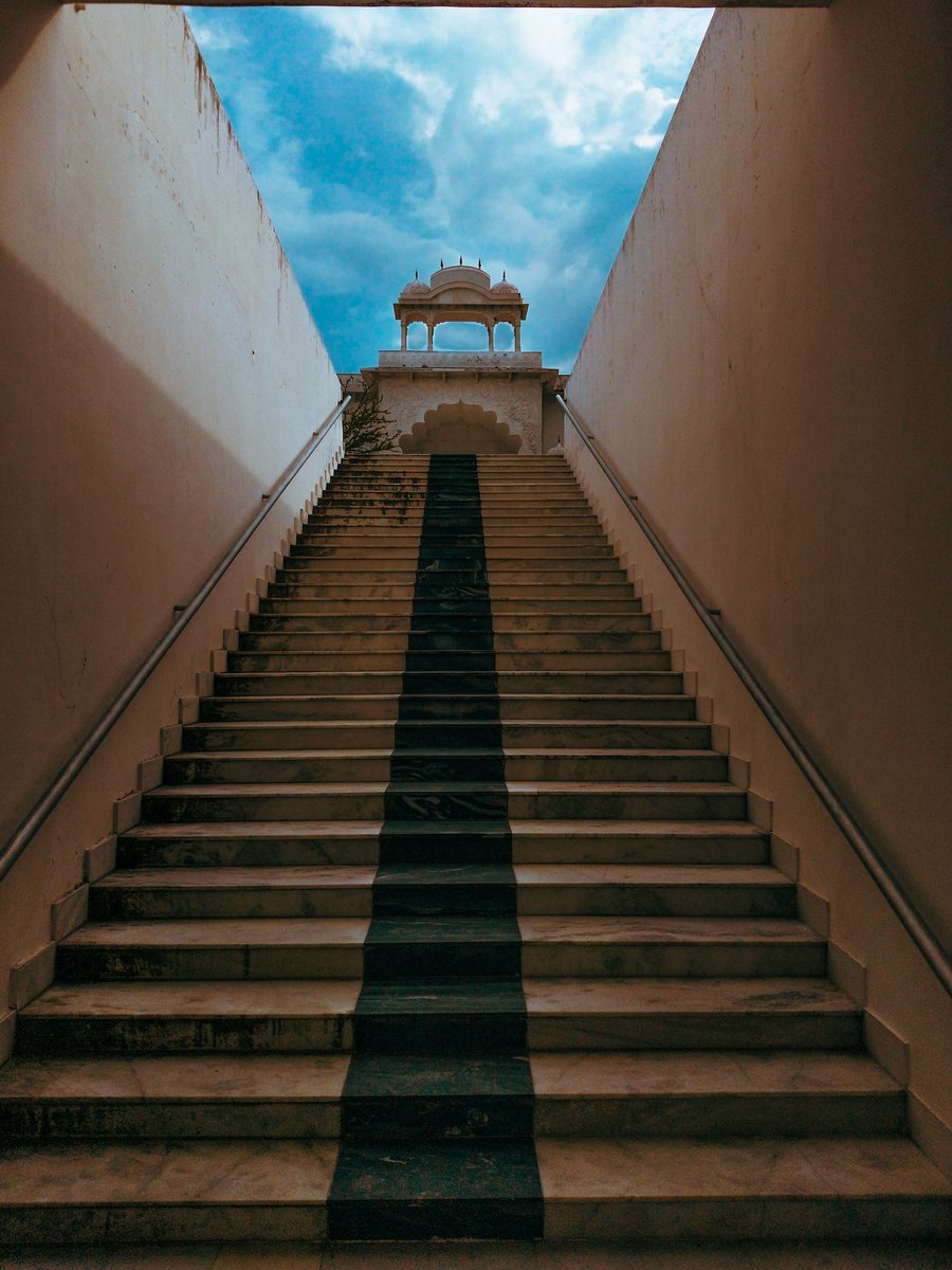 raghurajs254's tweet photo. Take a small step every day.
#be_iconic #mobilephotography #photography #nature #photooftheday #naturephotography #india #mobile #photographer #picoftheday #moodygrams #travelphotography #love #photographers #streetphotography #photographylovers #travel #jaipur #pro #cloud #light https://t.co/oRU3T1phJp