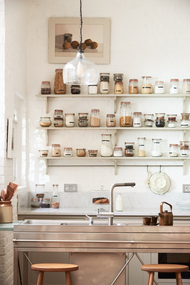 deVOLKitchens's tweet photo. #KitchenTour: A Shaker kitchen where tradition meets modernity... It's a little unusual but that's why we love it so much! https://t.co/wWuCdRuTnC #LondonKitchen https://t.co/qgg9tzOQqY