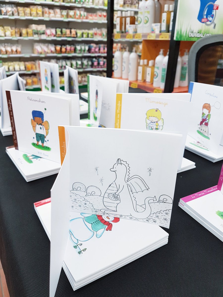 C'est la reprise ! Séance de dédicaces à #Montpellier !
Un plaisir de retrouver mes lecteurs

#dédicace #litté #livrejeunesse #edition #lesflorafées