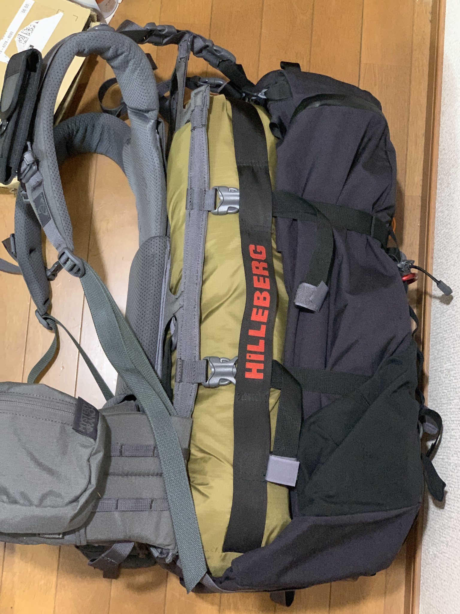 Kay L Merckx オーバーロードのテスト これでナマッジ3人用テント背負うことが出来るな ザック50l テント40lくらいなので 容量的に90lくらいにはなってるかもw オーバーロードにテント１つという運用例なあまり無いかもね Mysteryranch Terraframe