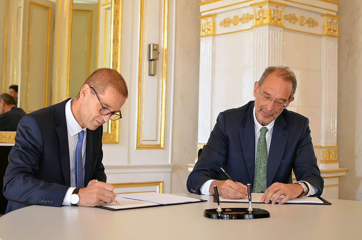 Ohne #Grundlagenforschung keine wissenschaftlichen Durchbrüche: BM Heinz Faßmann und FWF-Präsident Christof Gattringer unterzeichnen die FWF-Finanzierungsvereinbarung mit einem dreijährigen Fördervolumen von 806 Millionen € – ein Zuwachs von 27% seitens der Mittel des BMBWF.