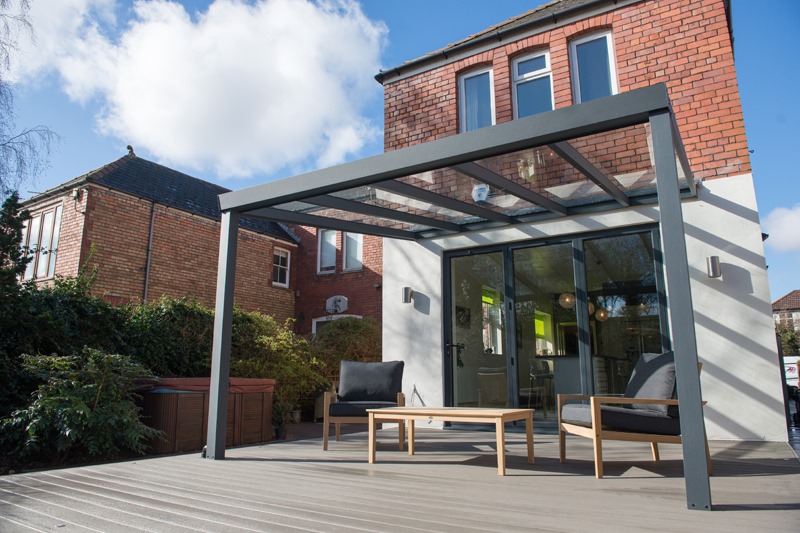 TimberTechUK's tweet photo. Decking and verandas are perfect together! View our photo gallery: https://t.co/KIZR5DKRIN https://t.co/Q2uHdTIKcG