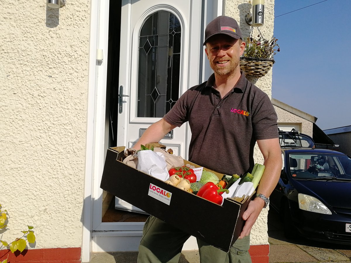 Localo is giving away a fabulously healthy Fruits &amp; Roots produce box 🤩

Share facebook.com/localoltd with your friends and we'll pick one lucky sharer to receive a box on their Glasgow doorstep at the end of the week!🤗

#glasgow #glasgowfoodie #eathealthy #fruit #veg #vegan