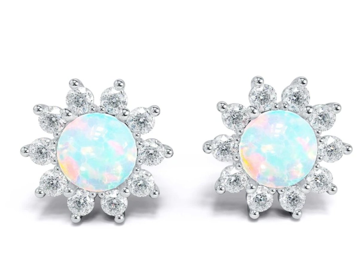 kellandthanked's tweet photo. White Fire Opal Silver Earrings
These radiant white fire opals are a delicate and feminine two-piece style that is perfect for dressing up any outfit.
https://t.co/XMBiMMk6E3 https://t.co/Qtcj7c6oBW