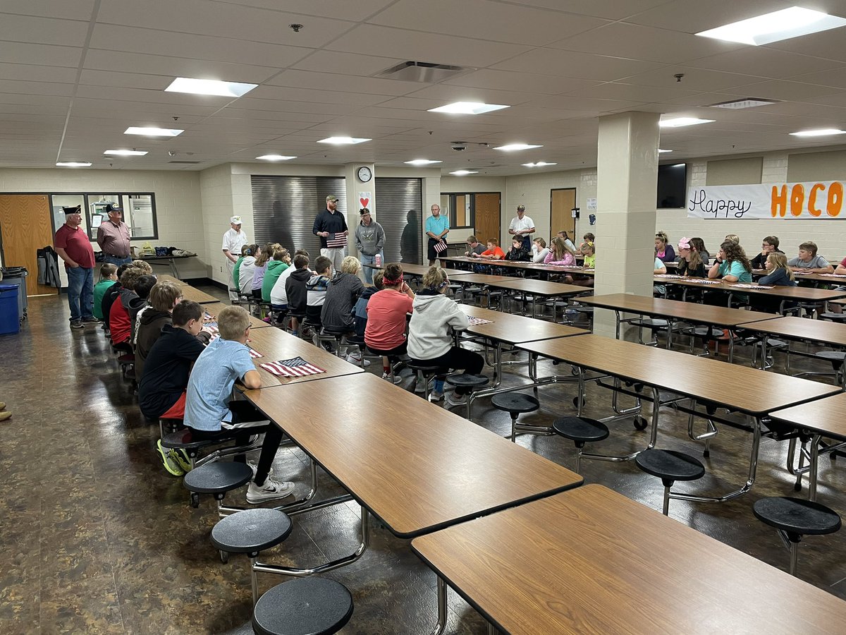 AnnaMSchool's tweet photo. Thank to the veterans from the American Legion Heiland Post 446 in Anna for visiting with our 6th graders and teaching about the proper way to fold a flag! https://t.co/IkQgkpfjFz