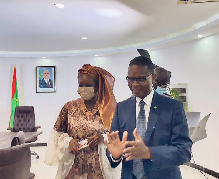 lam_aissa's tweet image. Prepping for @africaceoforum ! 
Merci à SEM le Premier Ministre de nous faire l’honneur d’ouvrir la session “#InvestInMauritania” 🇲🇷

L’@apim_mr est partenaire de cette édition qui débute le 28 Sept. avec une belle liste de panélistes, modéré par Mr Aliou Maiga de @IFCAfrica!