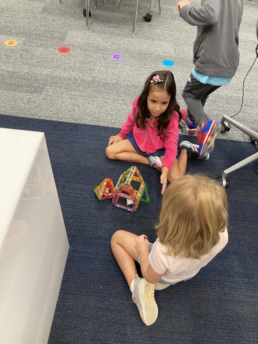 Making forts for Ruby! <a href="/GESWahp/">Erin Wahpekeche</a> #gesshineon