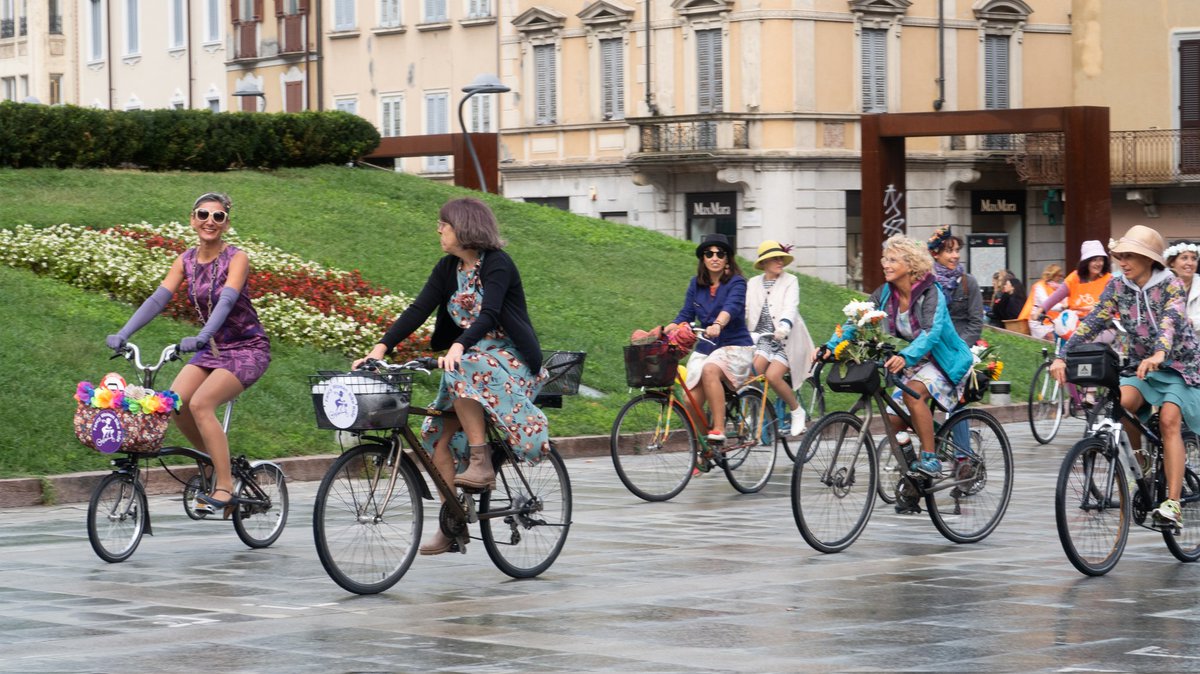 #revolution is something that happens in a short period of time, #velorution instead, is a long-term enlightenment. 

Happy #WorldCarFreeDay
