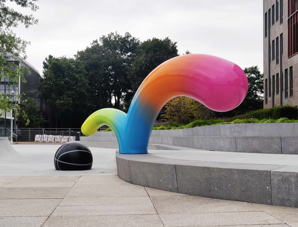 BlowupsNL's tweet photo. The Bounce van street artist Ruben Sanchez voor Nike's nieuwe skatepark. Lees hier meer: https://t.co/YxfzuQHQGJ #art #streetart #kunst #craftsman https://t.co/tMNos8VXFP