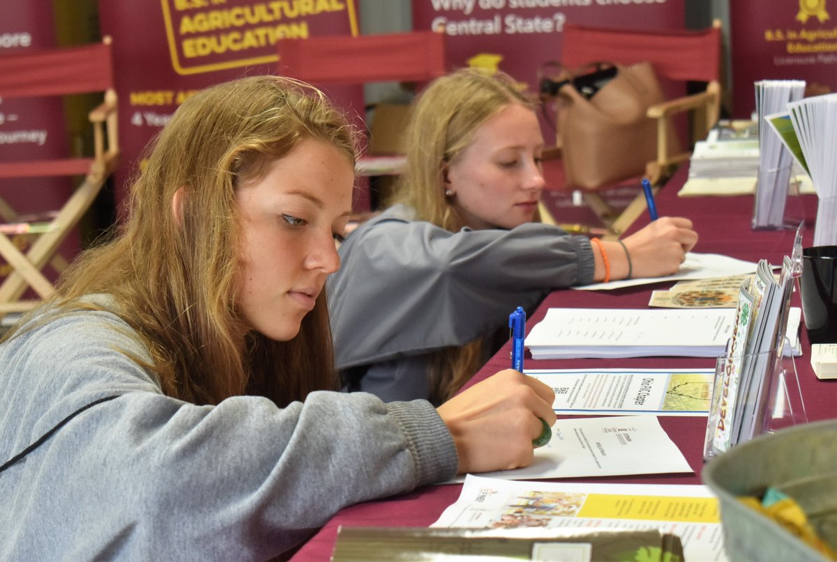 StateExtension's tweet image. Were you at the 2021 Farm Science Review yesterday?  Did you stop by by and visit with us? Corner of Beef and Soybean!  #FSR #FarmScienceReview #csuextension