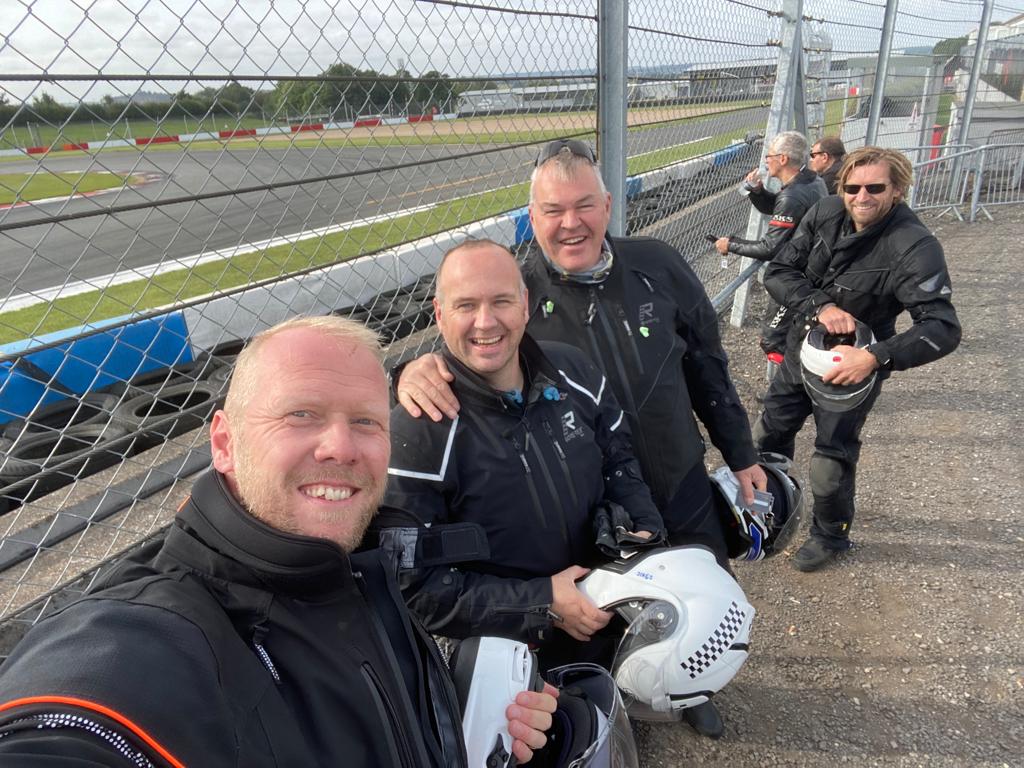DerbysRPUBikers's tweet photo. Ade's advanced course is progressing nicely.
And for our colleagues in the @metpoliceuk, spot the former SEG member, now part of our driving school.
#advancedrider
#opsbikes https://t.co/cIxnw7L73S