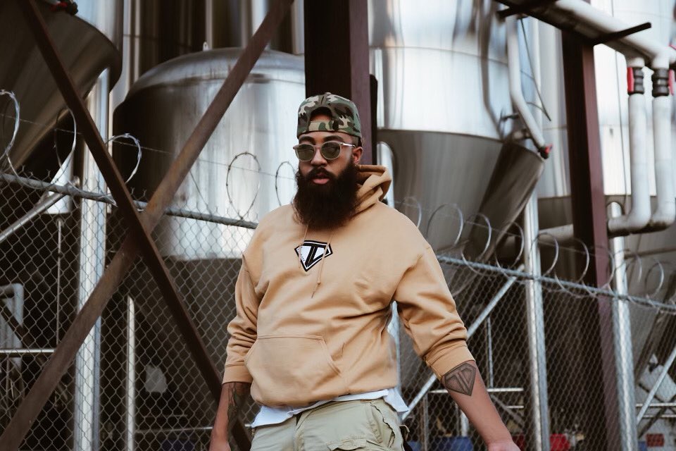 TaeDesignz's tweet photo. π 1st Day of Fall. #taedesignz https://t.co/pqW3CGmpXr