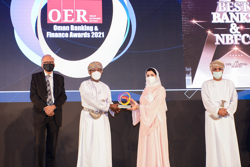 UMS_Events's tweet image. The award for &apos;Excellence in Building National Talent&apos; goes to @Oman_Arab_Bank 

The winning bank is continuously investing in HR initiatives such as #LEAD to transform local talents into the leaders of tomorrow.

#NewAgeBankingSummit #Finance #Technology #Summit #HR #Leaders