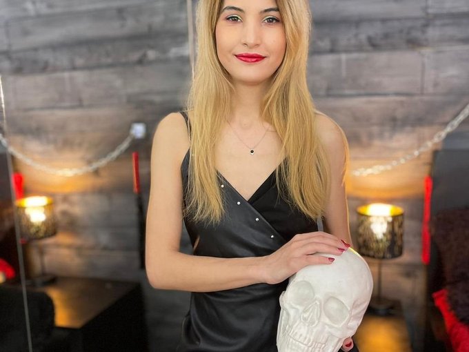 I could be yours right now! Just call me: https://t.co/Pp5zArkr7O  @getmenaked @HotAdultModels @bbnaked @nakedwomentime @BabeHeavenTV @Hawker881_Promo