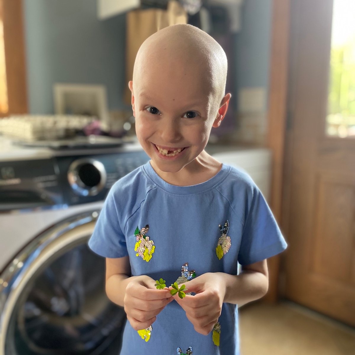 RidgeChurchClt's tweet photo. Meet Sive. She is one of the 300,000 kids per year who are diagnosed with a new case of childhood cancer. We want to help her fight. Stop by the "Alex's Lemonade Stand" during Movie Night (9/26, 6pm) to help raise funds to research and help find a cure. https://t.co/qSTwsQMJ5a