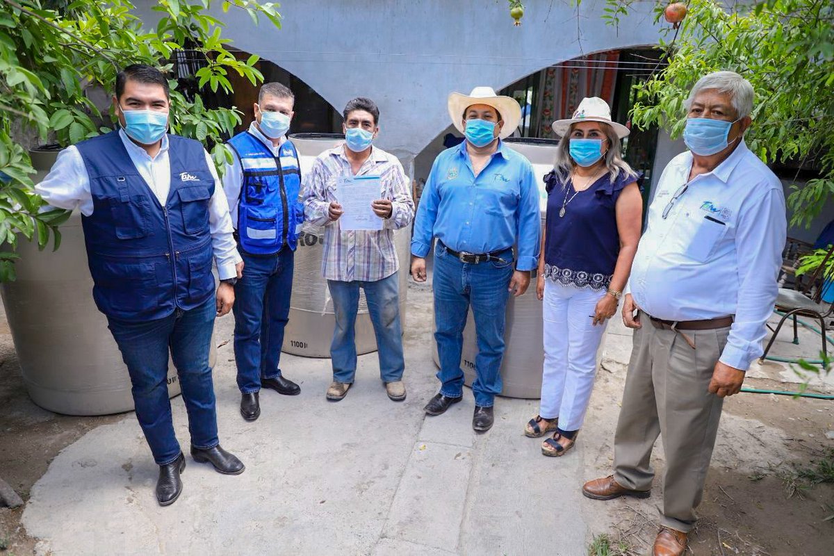 GobJau's tweet photo. El Alcalde Martín Rodríguez García, acompañó al Secretario de @SeBienTam Rómulo Garza Martínez, en la entrega de insumos del Programa de Productos Subsidiados, beneficiando a familias del ejido Matías García y de la cabecera municipal.#Jaumave #TiempoDeMejorar💙🌳 #GobTam #GobJau https://t.co/7qwdN3FYYZ