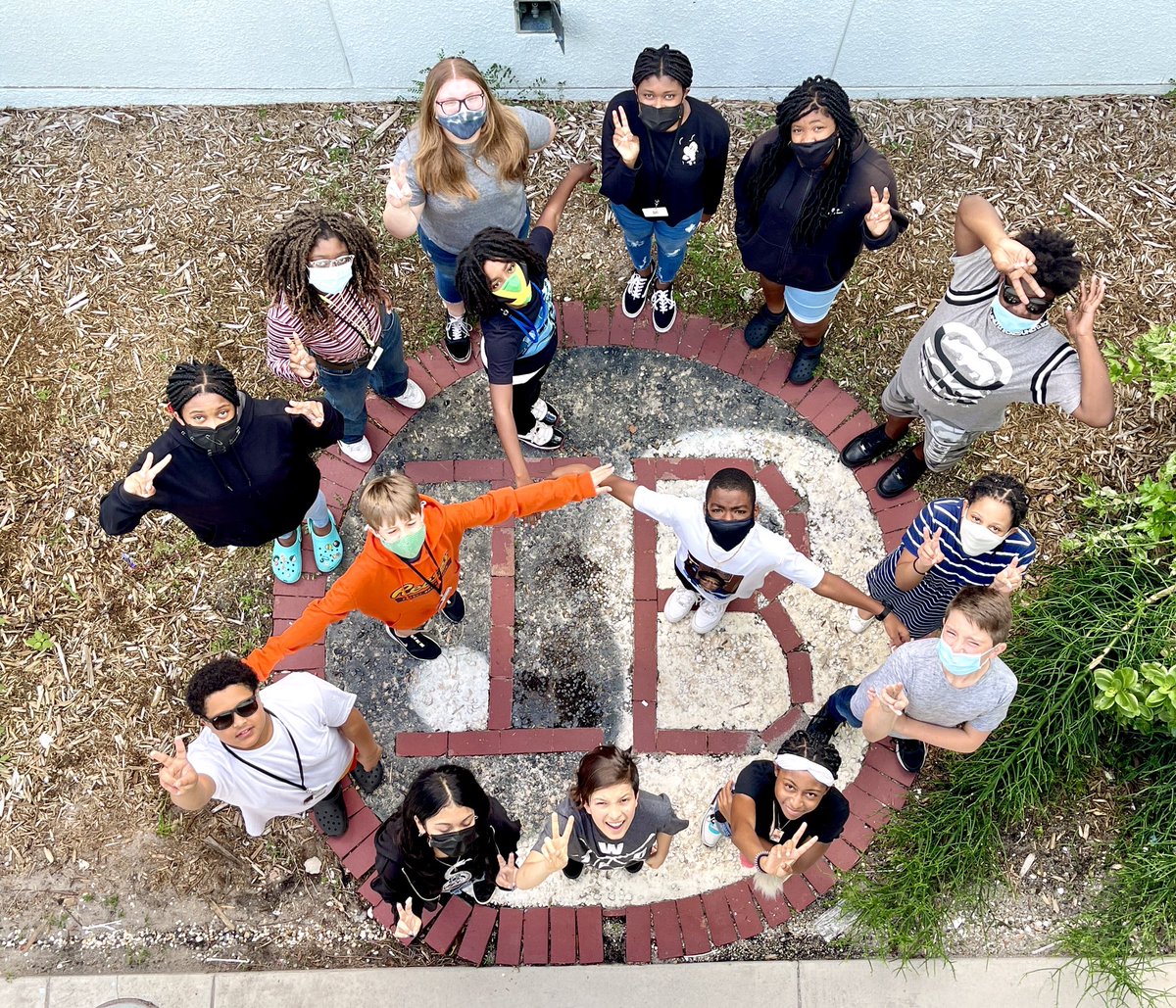 SanderlinK8IB's tweet photo. Our 8th Grade Sea Turtles participated in the 90 second Peace Sign challenge! 🐢❤️ #InternationalDayOfPeace #sanderlinseaturtles #peaceweek #myp #ibo #sanderlinib https://t.co/ag1LTQCV47