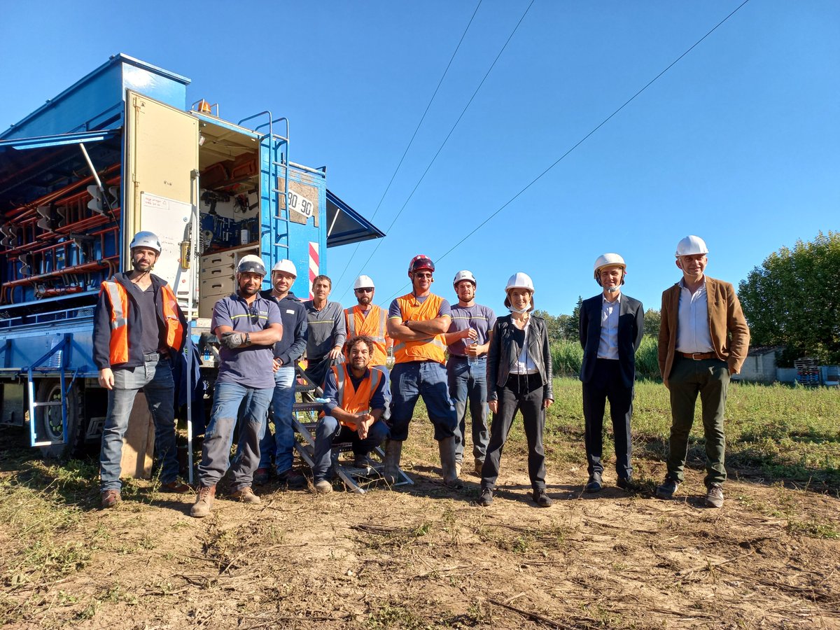 Aujourd’hui, les équipes TST <a href="/enedis/">Enedis</a> à #Velorgues dans le 8⃣4⃣réalisent, en toute sécurité et sans coupure,  le remplacement de matériel sur le réseau électrique. Une modernisation pour améliorer notre qualité de fourniture 
#SatisfactionClient #ServicePublic #PIH