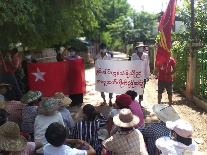 cookie_j_13's tweet image. The main strike of Letpadaungtaung area, Sarlingyi Township, Sagaing walk out on the road to denounce the Military dictatorship by chanting revolutionary slogans. #RefugeesNeedHelp #Sep22Coup #WhatsHappeningInMyanmar