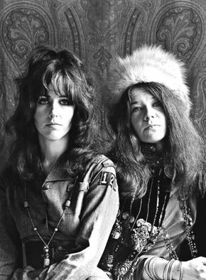 FMFranceschelli's tweet photo. #GraceSlick e #JanisJoplin, ovvero l'essenza femminile del rock sixties. Nei decenni successivi, a esempio nei '90, carisma, talento e fascino al medesimo livello li ritroveremo (secondo me) in #KimGordon e #PJHarvey https://t.co/YvBIKl4XN8