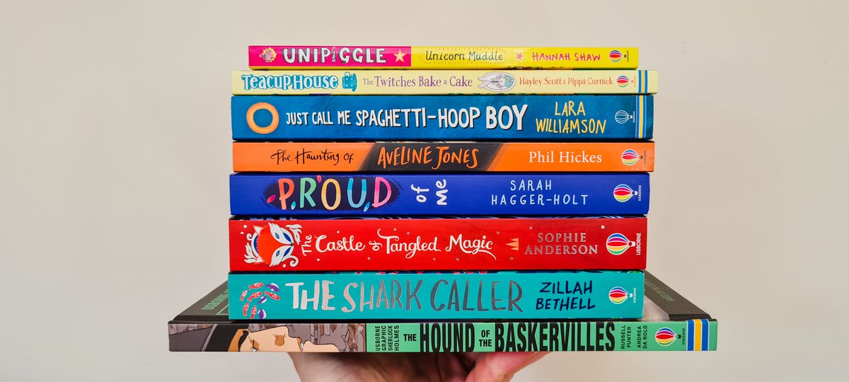 ⭐GIVEAWAY⭐
Teachers and PTA's!
Would you like to get this bundle of books for your school library worth over £58? 📚

For a chance to win them all:
📚 Like &amp; RT this post
📚 Like @HollysBookShop
📚 DM me the name of the school you want to win it for.