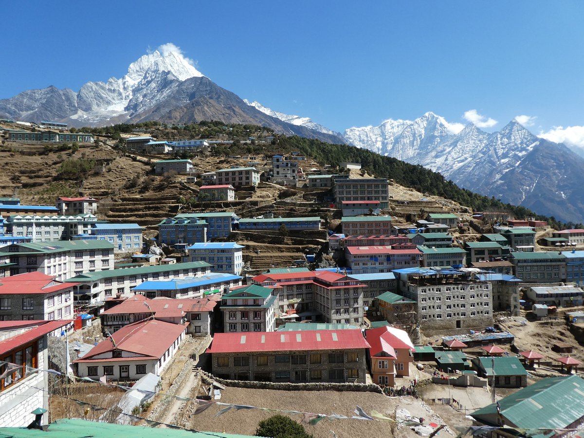 HimalayaWonders's tweet photo. Who has been to Namche, the Gateway to Everest, elevation: 3440m?
Drop your photos in the comments below!
#Namche #NamcheBazaar #GatewayToEverest https://t.co/jNUJjNLCQQ