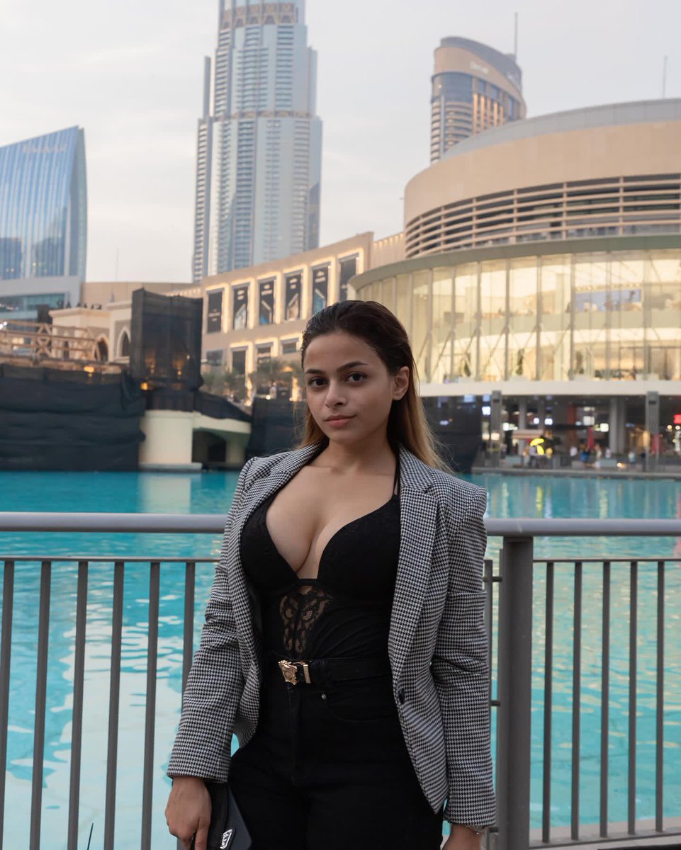 dkinsane6's tweet photo. #bold #seductive #beautiful #beautifulgirls #beautifuldestinations #influencer #photography #photo #photoshoot #naturalhair #nature #likeforlikes #likeforfollow #followforfollowback #hotmodel #model #modeling #bookstagram #instagood https://t.co/LIjj90Dm4U
