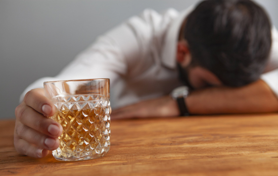 We all know #alcohol can affect our bodies, but did you know it also affects your mental health? There are short-term and long-term effects when it comes to heavy drinking. Find out what they are here! ➡️
ow.ly/Bqro50GbOA9 #Drinking #MentalHealth 🍺