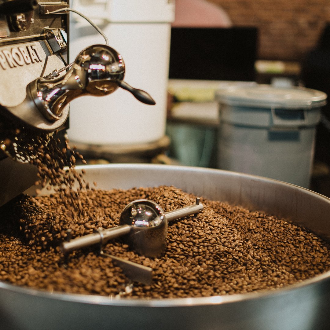 HonestRoasters's tweet image. Did you know all of our beans are roasted right here in Franklin Tennessee? Our roasters work Monday through Friday roasting thousands of pounds of coffee to be delivered to all three of our coffee shops, our wholesale clients, and our subscription member across the united states