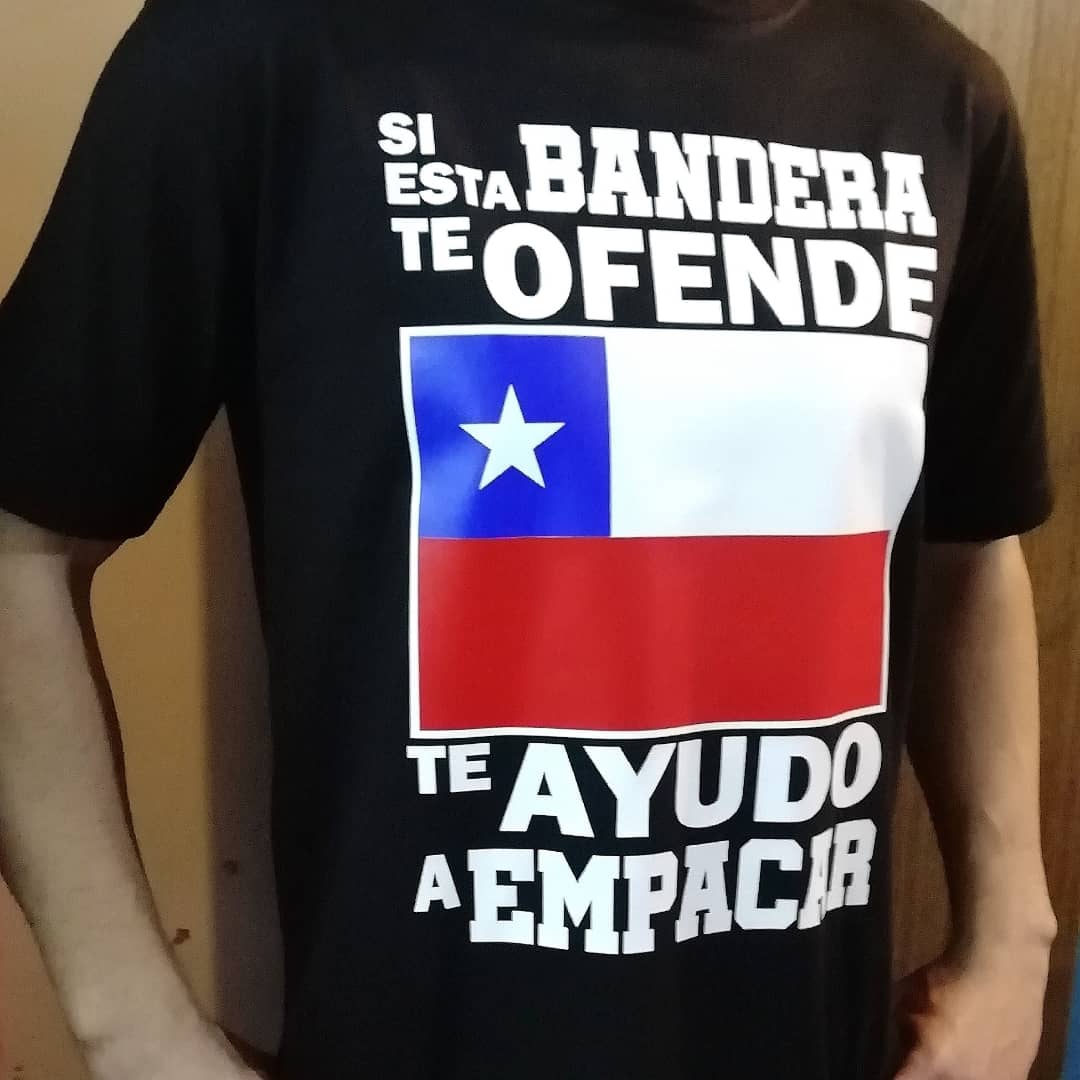 BazarPatriota's tweet photo. 👕 Polera "Si esta Bandera te ofende te ayudo a empacar" 🇨🇱

💵 $ 15.000

🚛 Envíos a todo #Chile 🇨🇱

#BazarPatriota  #PolerasBazarPatriota  #patriotismo #Patriotas #SoyDel22 #republicadechile #AtreveteConKast  #RechazoDeSalida #BanderaDeChile #BanderaChilena #MiBanderitaChilena https://t.co/gQWEWevMMM