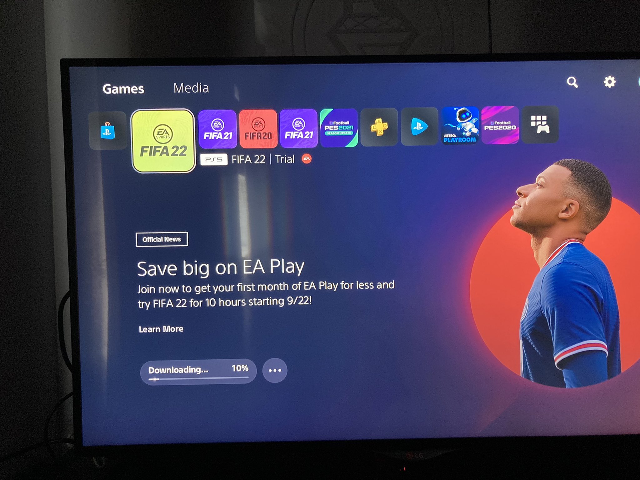 FCG on X: The EA PLAY Trial is now live on PS5 #FIFA22